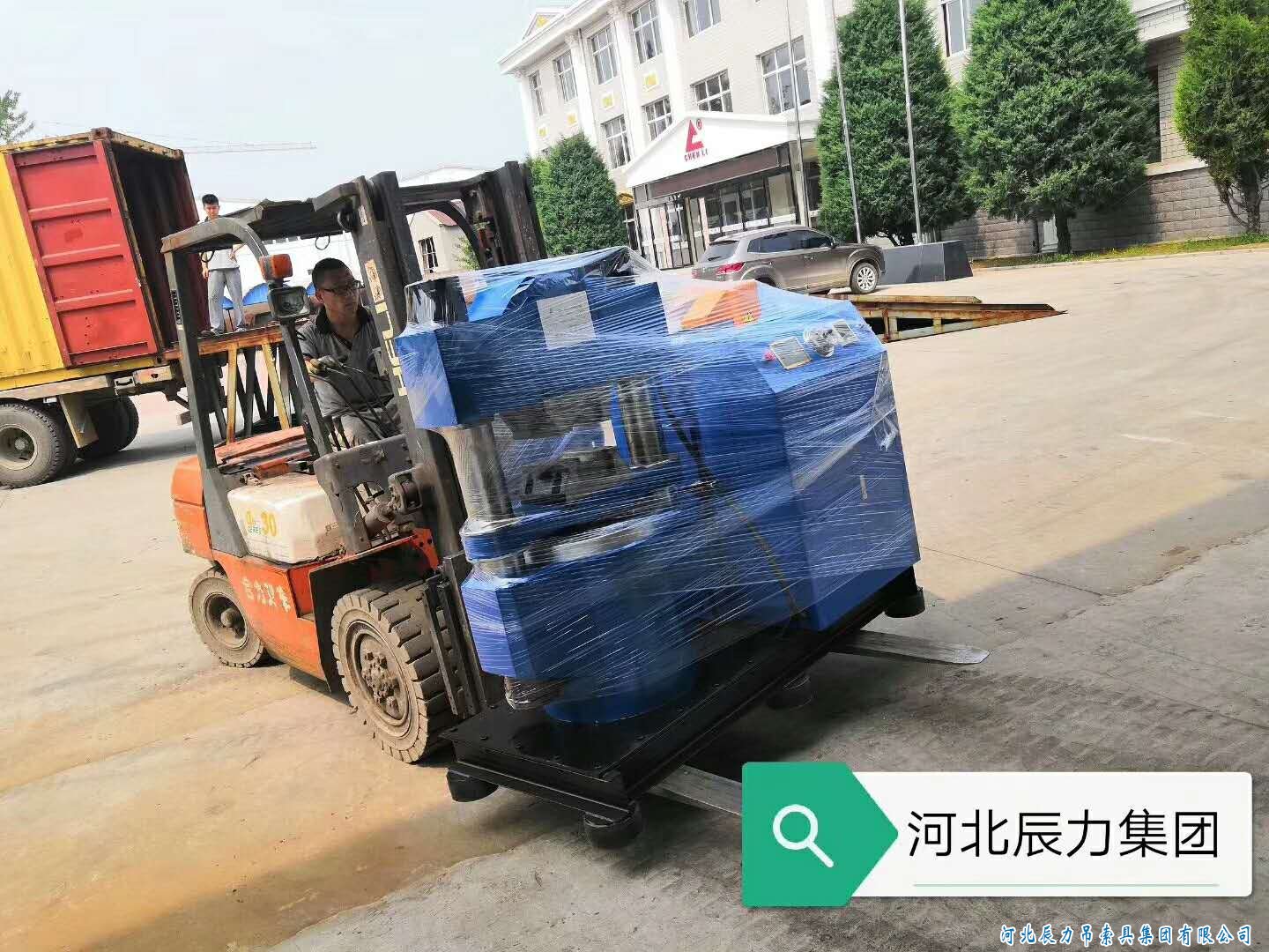 鋼絲繩纏放繩機(jī)器，鋼絲繩索具壓制機(jī)器，集體裝柜發(fā)貨
